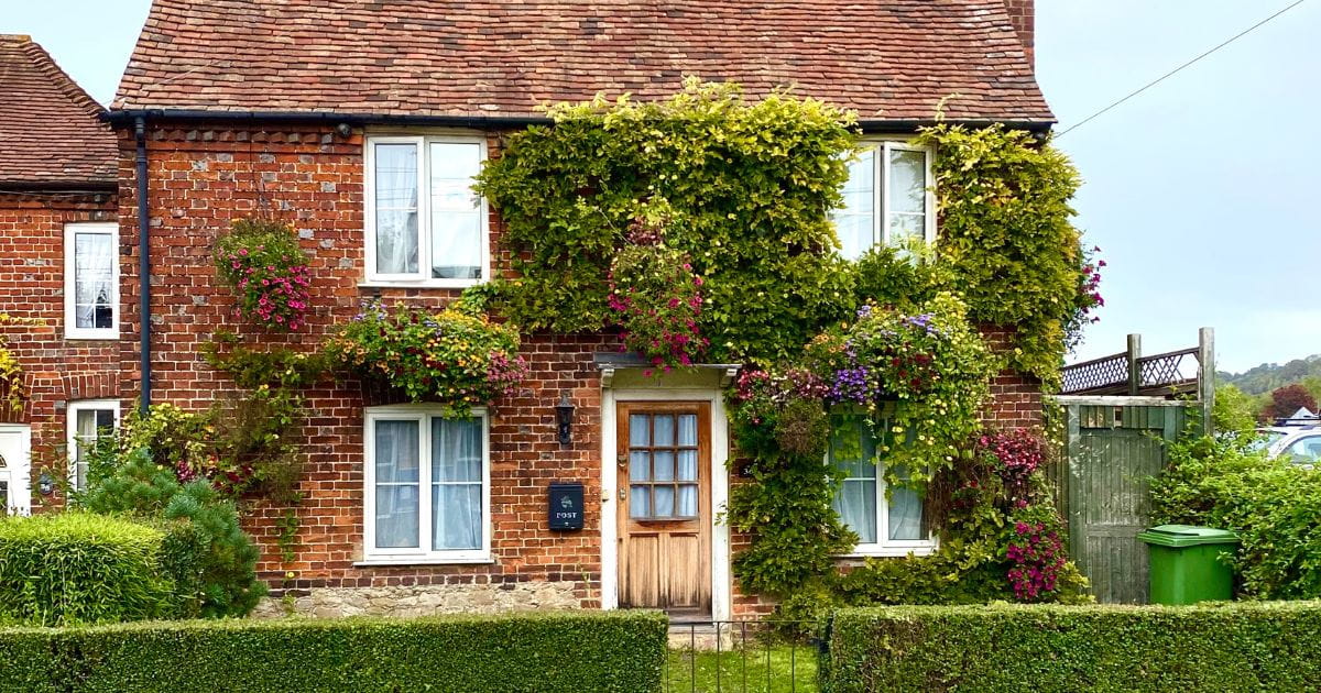 Postcard house on a countryside walk near London